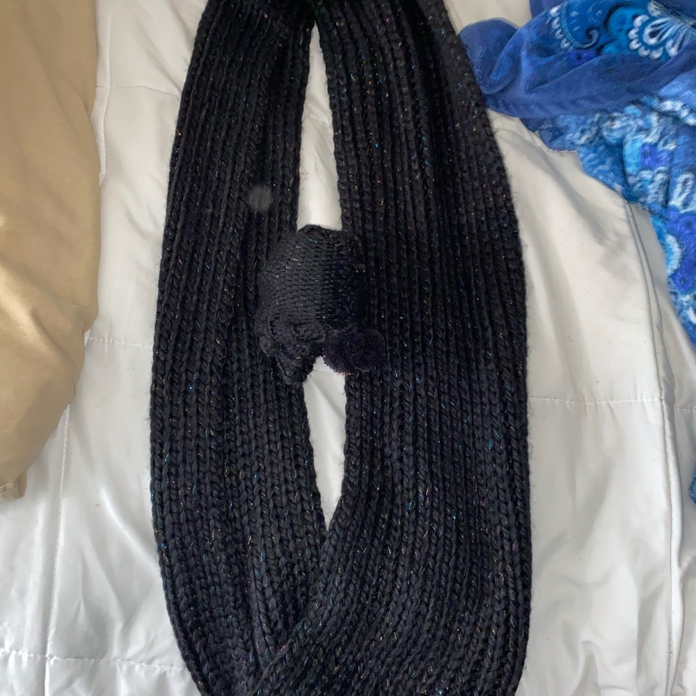 Black sparkly infinity scarf with black gloves